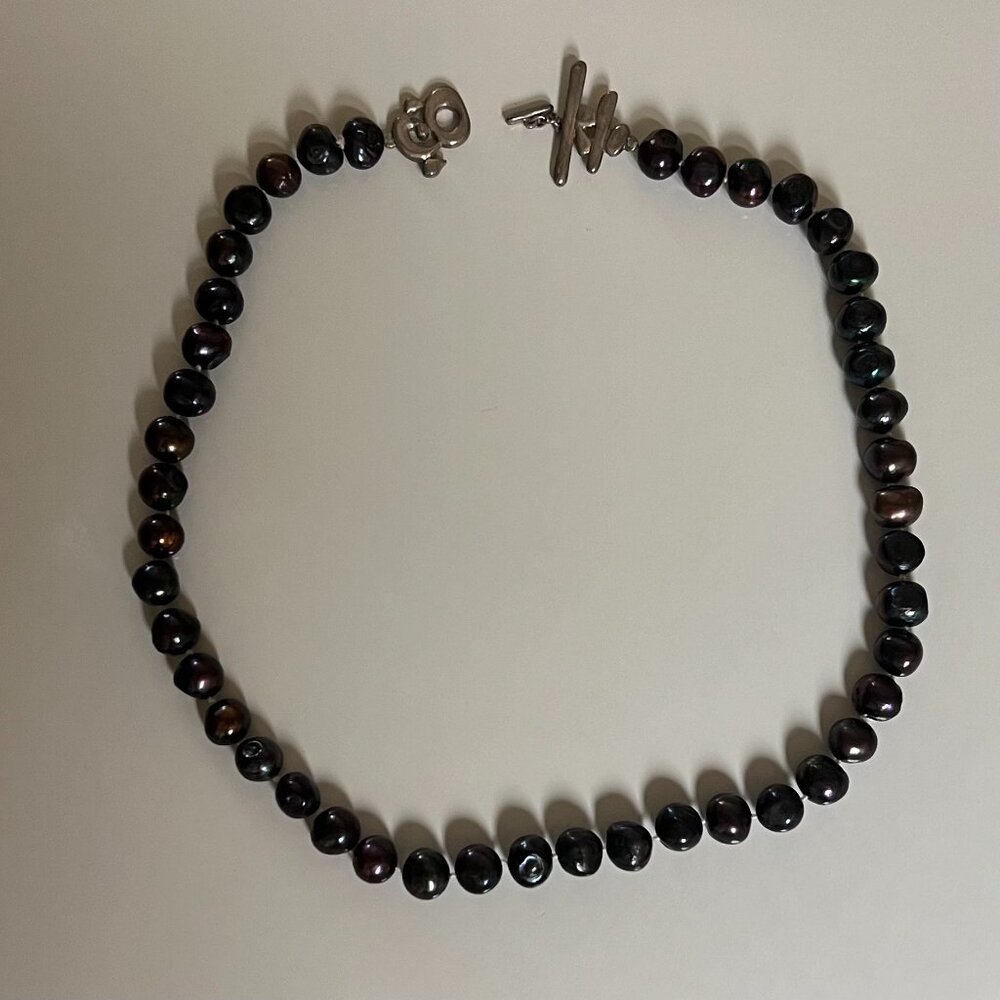 Black Peacock Freshwater Pearls Necklace 18"